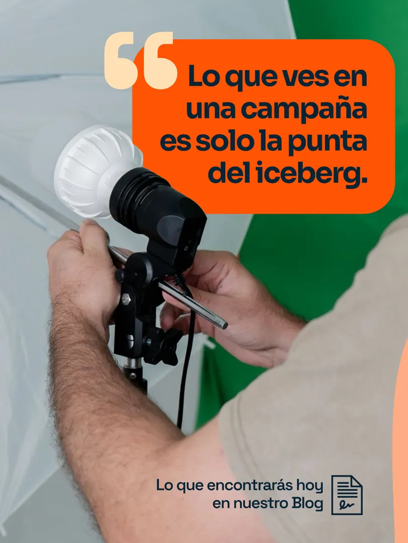 Equipo de Baco configurando las luces de un estudio para una producción de contenido